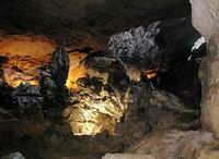 Dau Go Cave